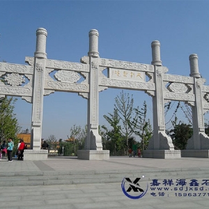 五门冲天柱石雕牌坊